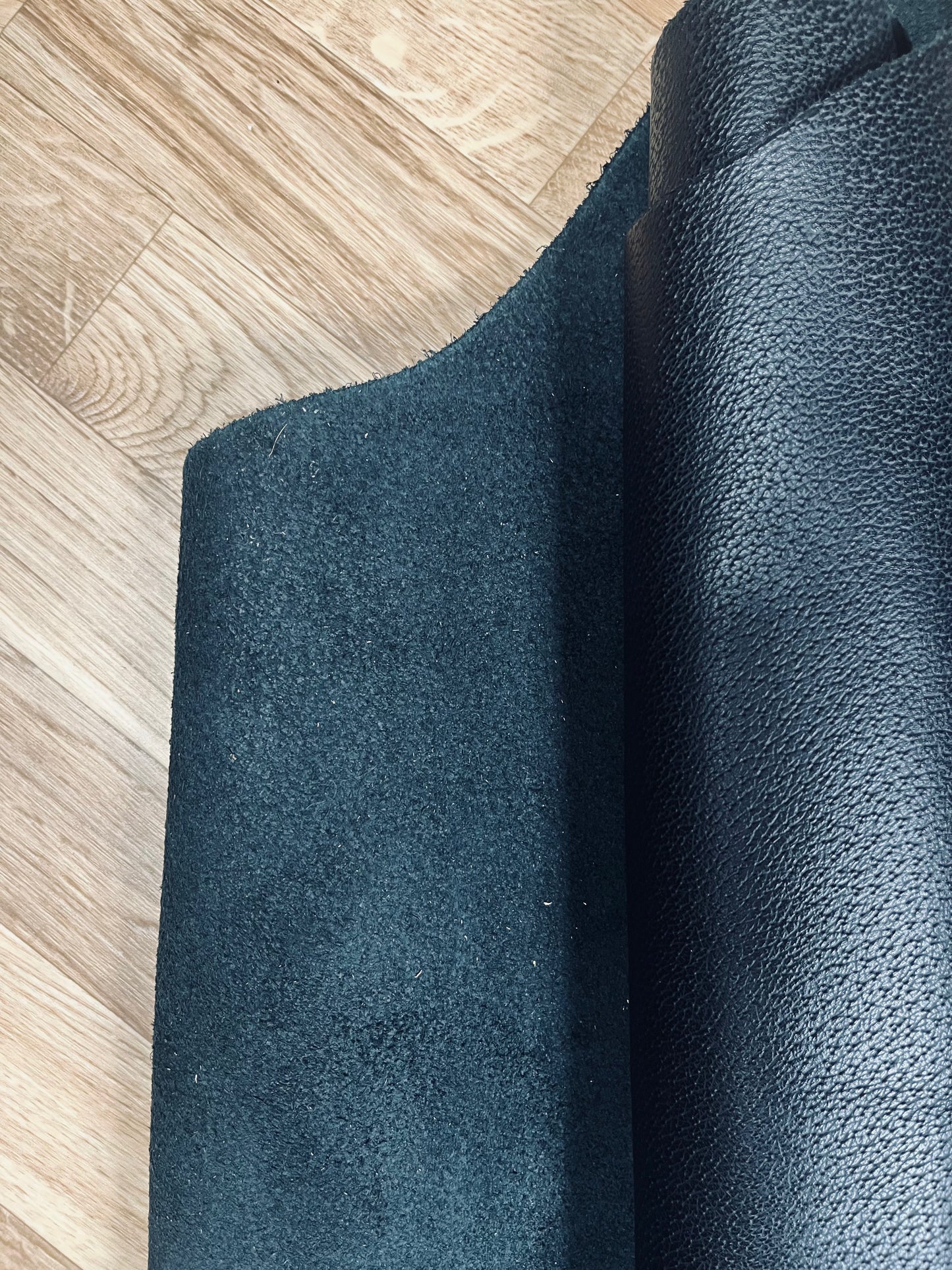 Black Pebbled Sides  (5oz)