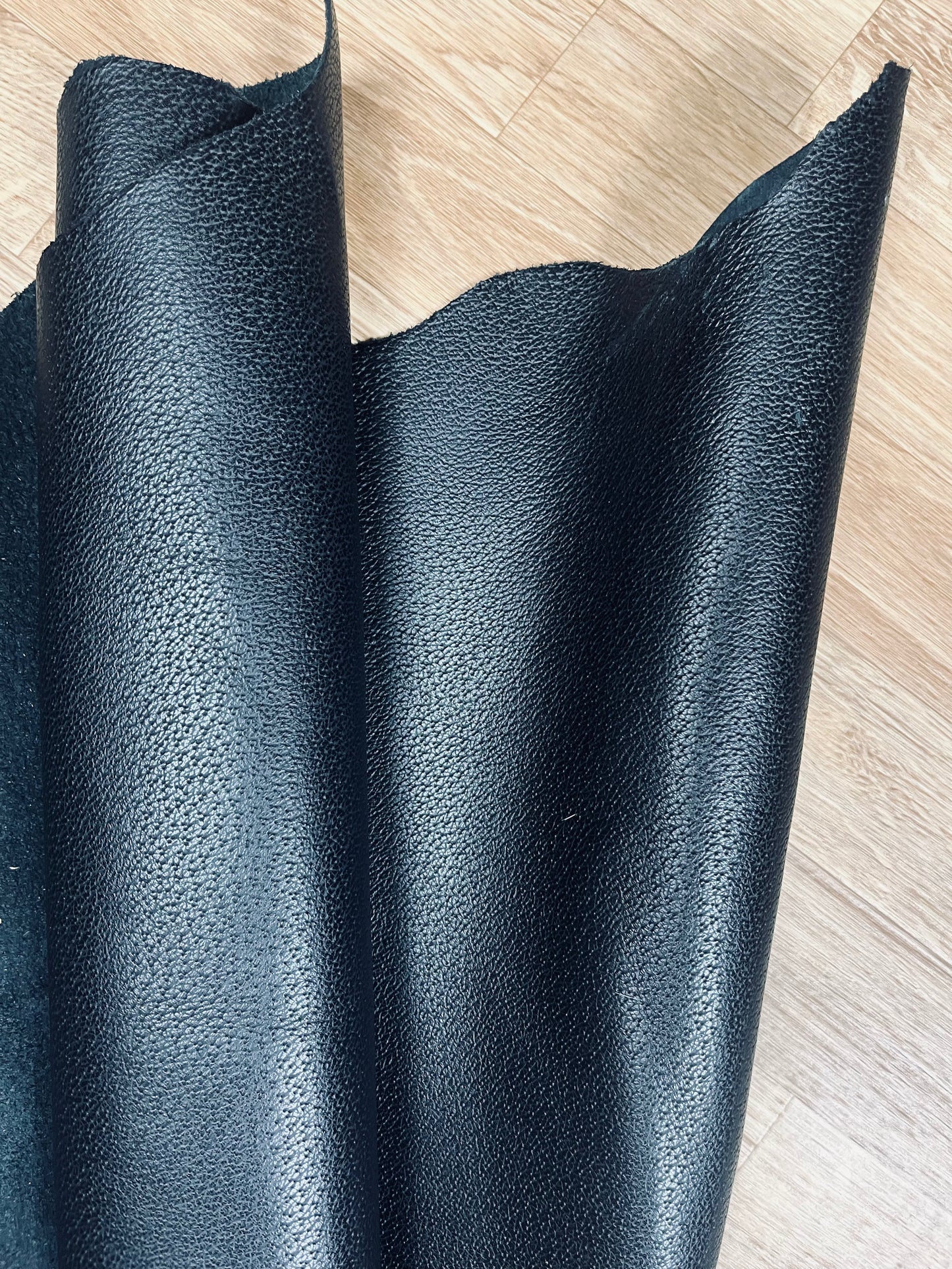 Black Pebbled Sides  (5oz)